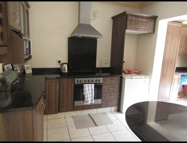 3 BEDROOM DUPLEX TO LET IN CHILTERN HILLS